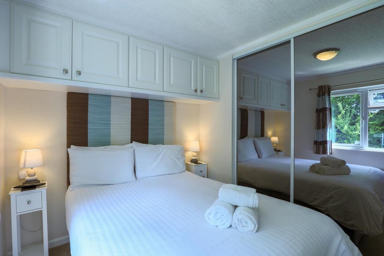 Conkers Lodge For 6 With Hot Tub & Secluded Decking - Spa Resort In Devon Chudleigh エクステリア 写真