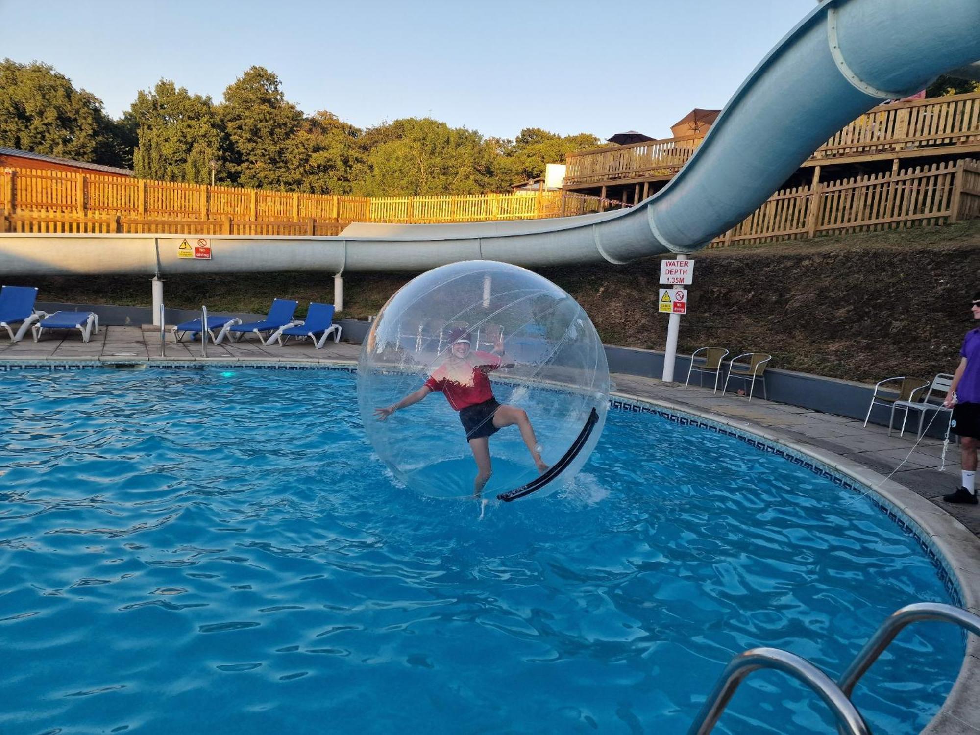 Conkers Lodge For 6 With Hot Tub & Secluded Decking - Spa Resort In Devon Chudleigh エクステリア 写真